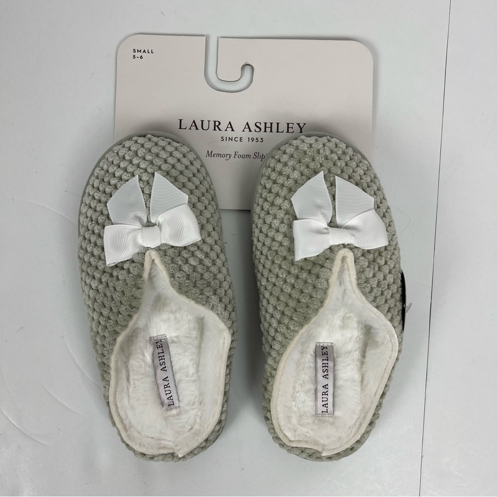 NWT LAURA ASHLEY Women’s Memory Foam Slippers Sz Small (5-6) Green/ White Bow